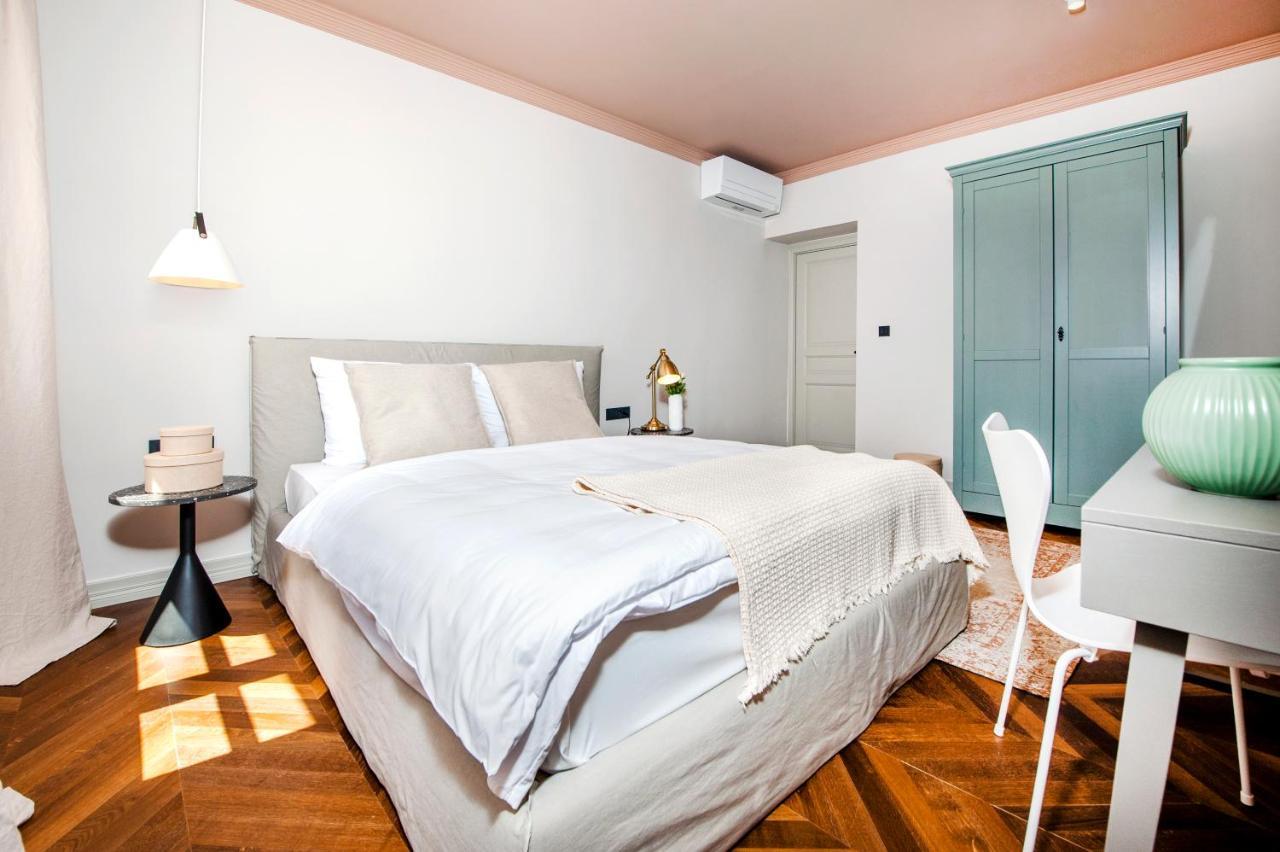 Campitelli Design Apartment Rovigno Esterno foto