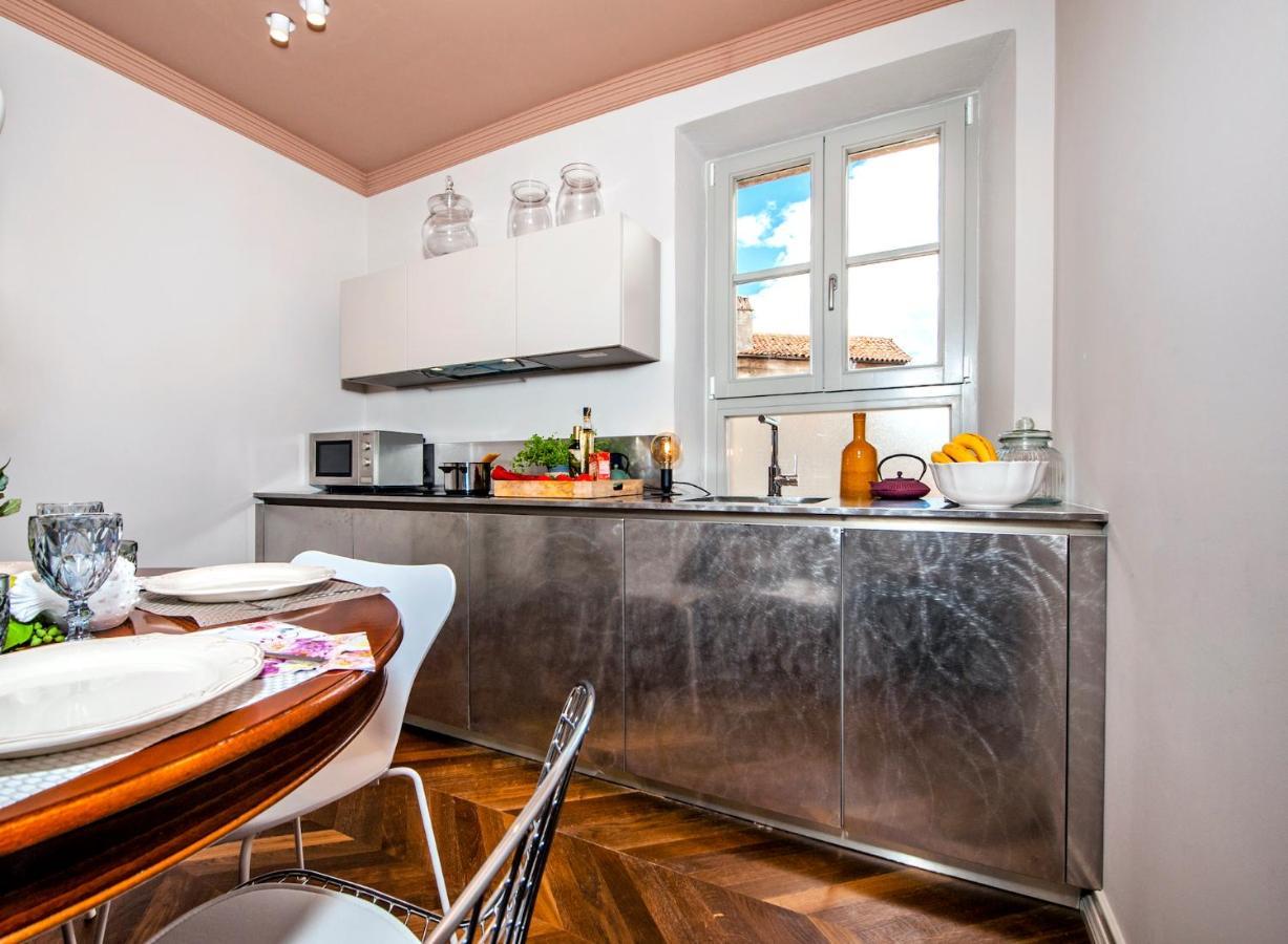 Campitelli Design Apartment Rovigno Esterno foto